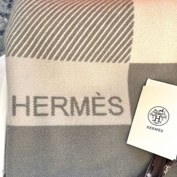 HERMÈS NEW 🎁 GIFTABLE Riviera Blanket Wool Cashmere Blanket - Picture 3 of 10